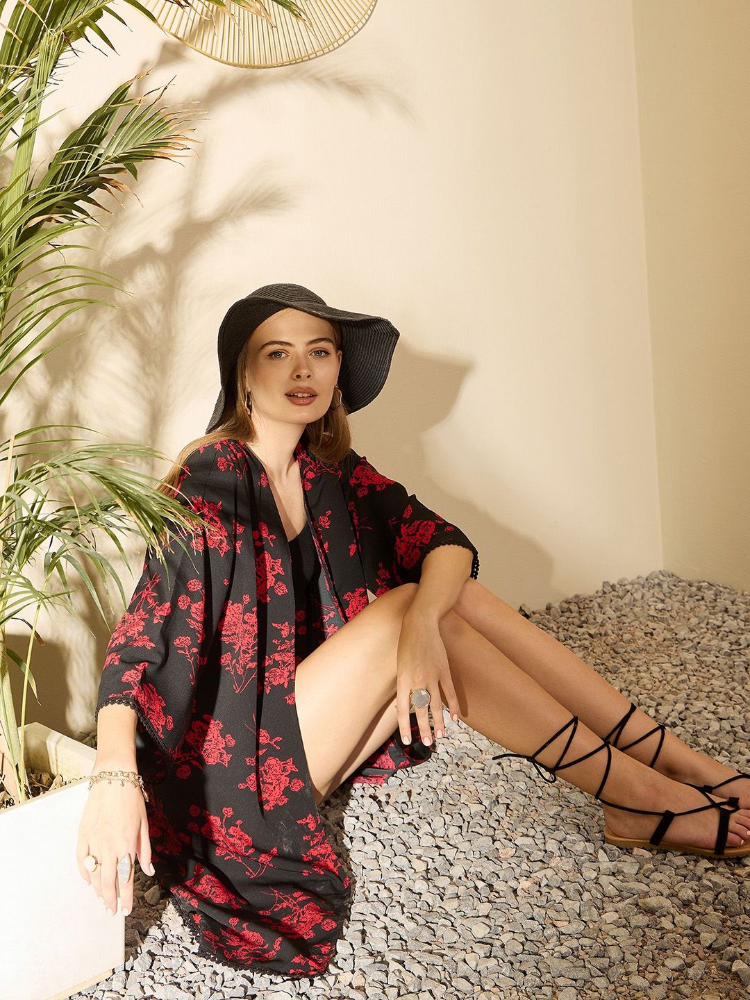 Berrylush Women Printed Longline Shrug