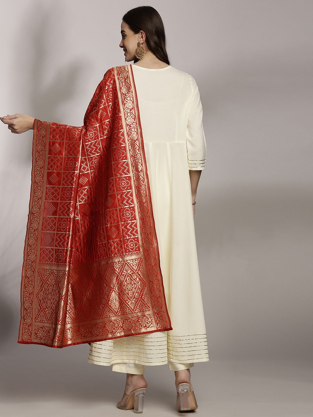 Kurta Sulam Bunga Wanita Anouk dengan Seluar & Dupatta