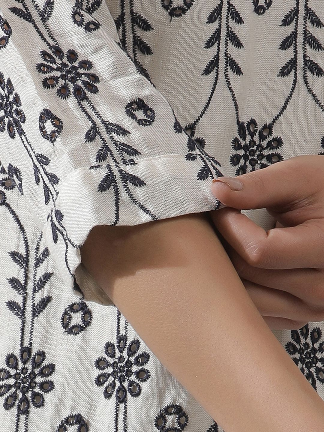 W Floral Embroidered Thread Work Straight Kurta