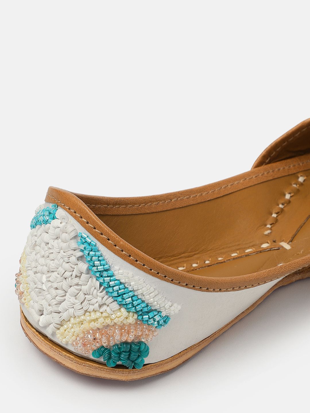 House of Pataudi Women Embellished Mojaris