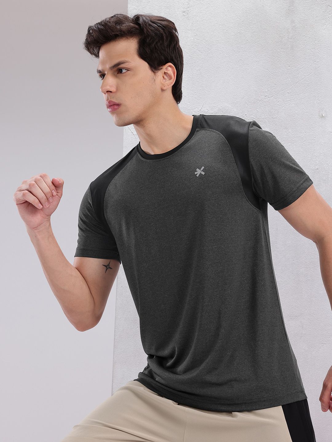 HRX by Hrithik Roshan Men Contrast Panel Rapid-Dry Training T-shirt