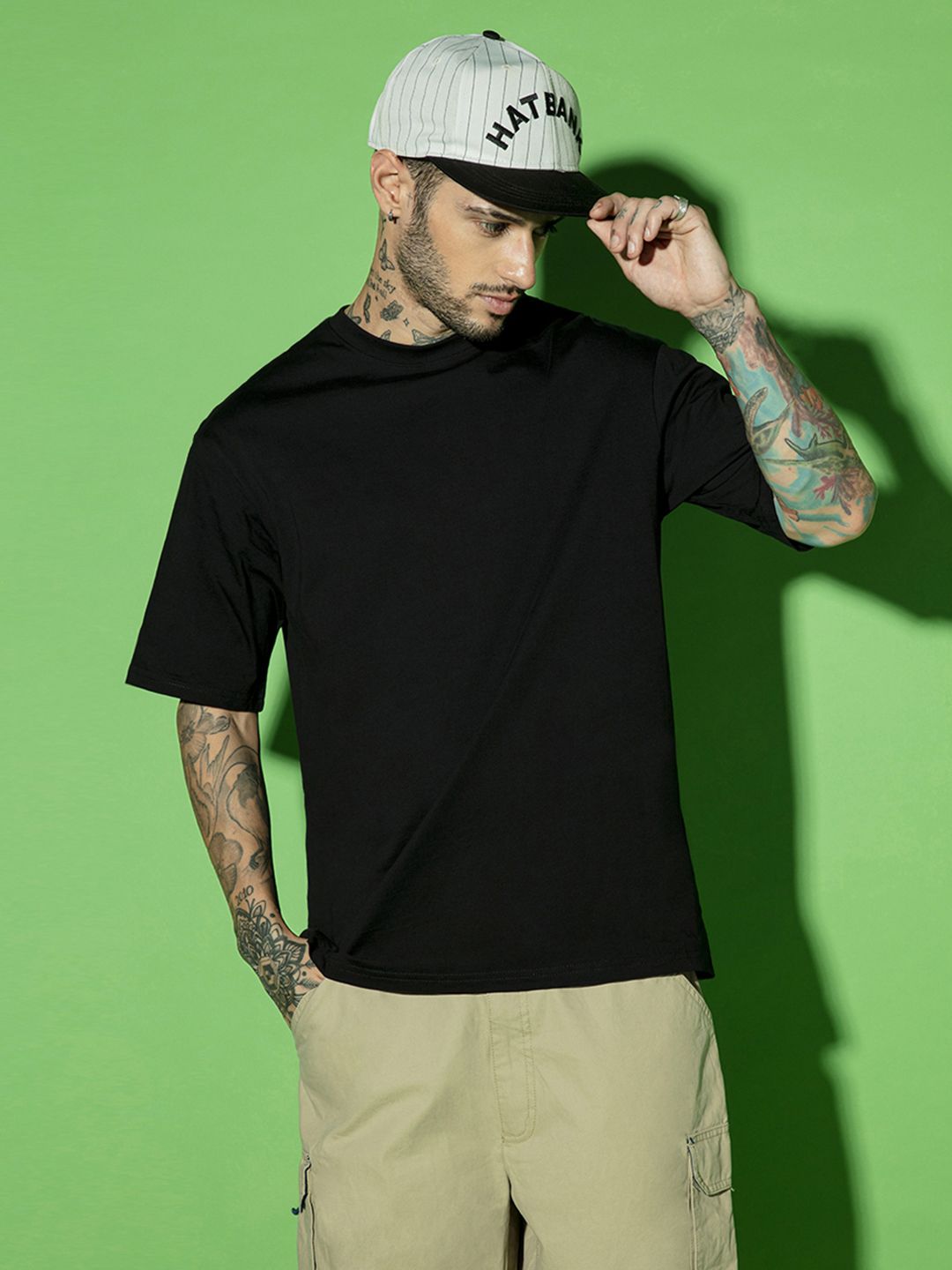 Bewakoof Men Black Solid Oversized T-shirt