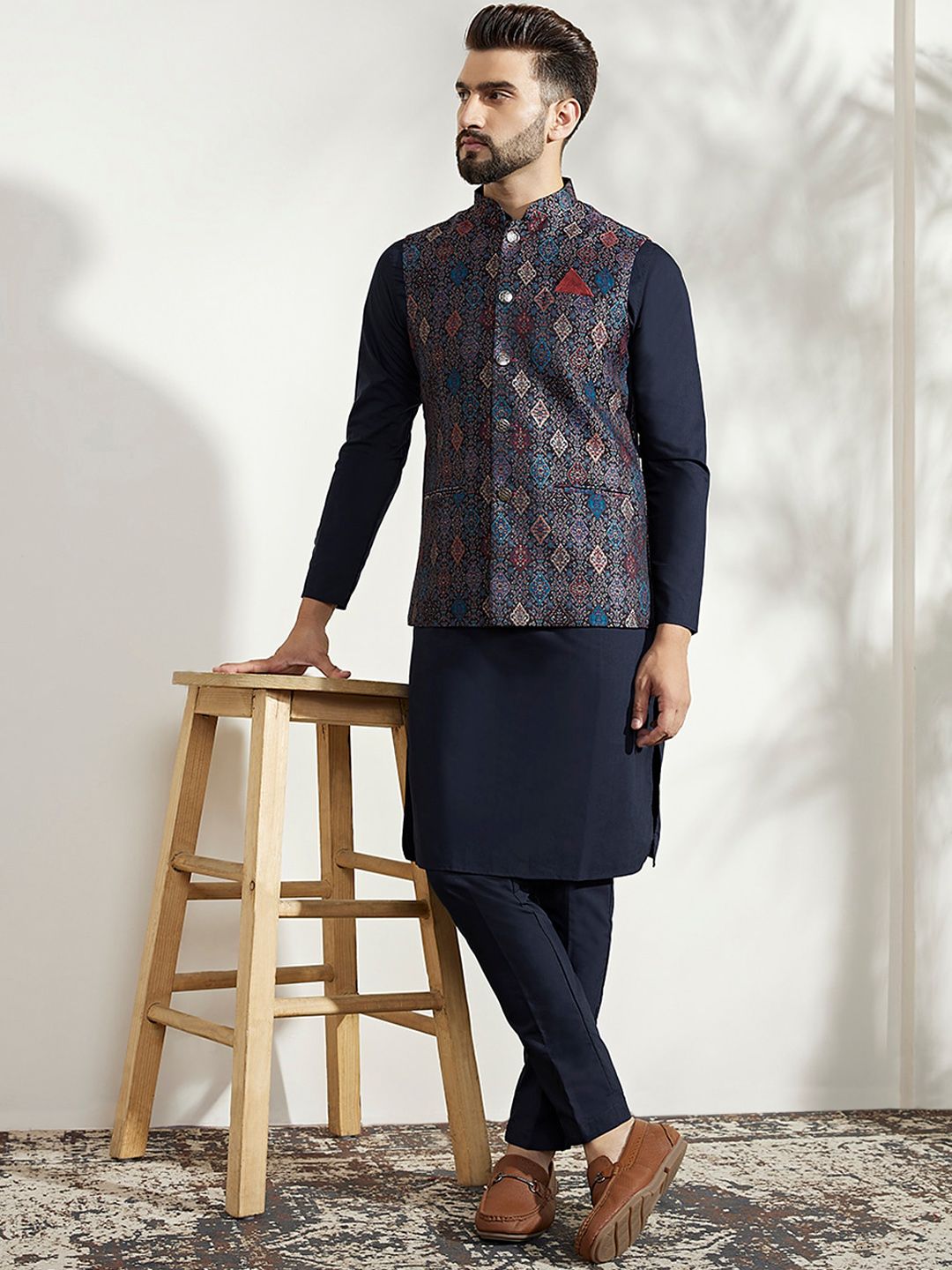 KISAH Men Woven Jacquard Zari Regular Fit Nehru Jacket
