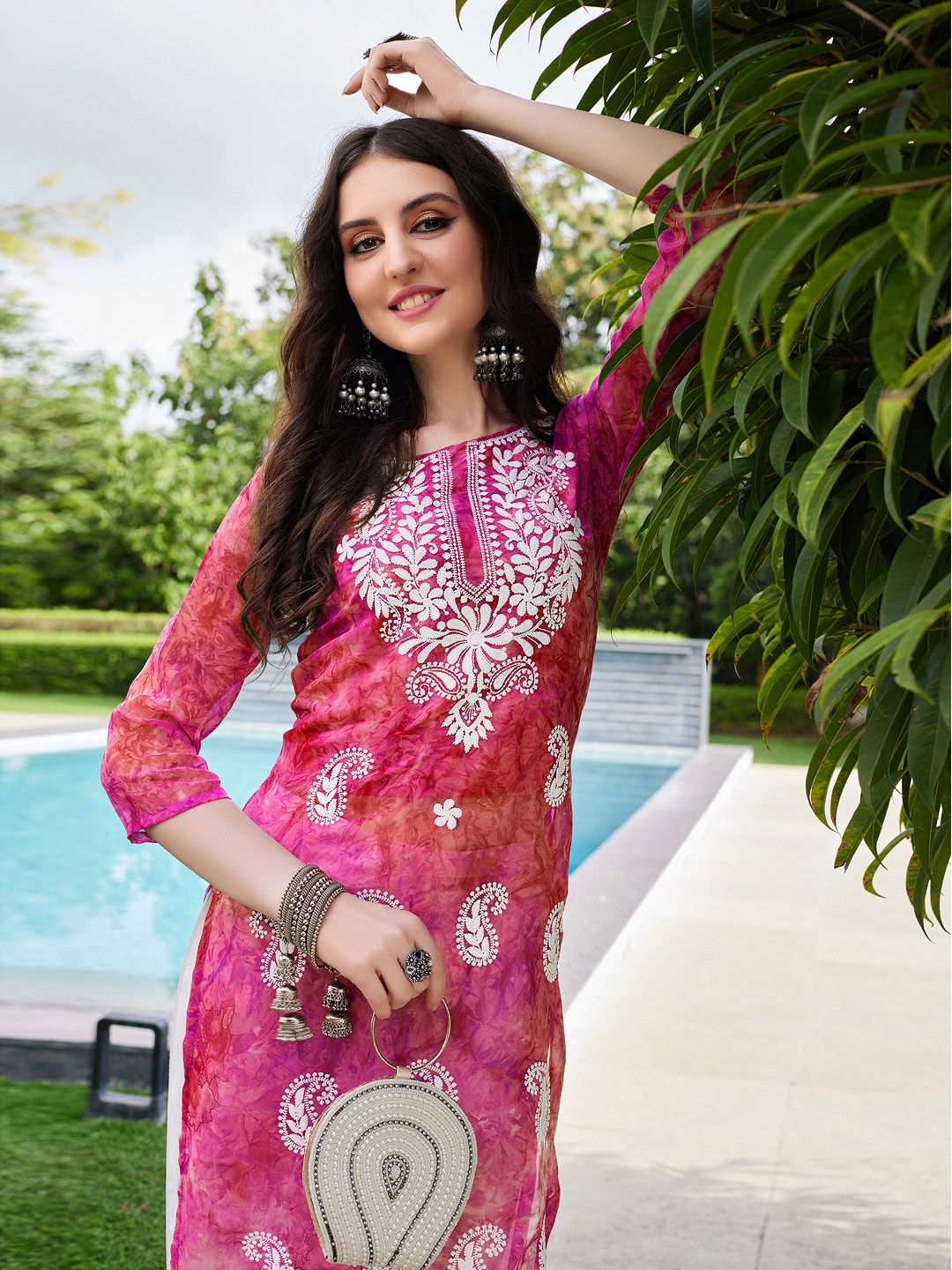 KALINI Floral Embroidered Chikankari Georgette Straigth Kurta
