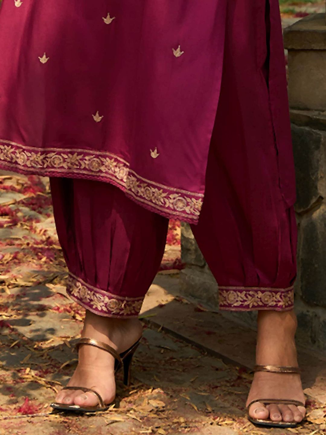 Indo Era Ethnic Motifs Embroidered V-Neck Thread Work Straight Kurta with Salwar & Dupatta