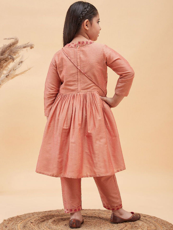 VASTRAMAY Girls Floral Printed Pleated Anarkali Kurta with Pyjamas & Potli Bag