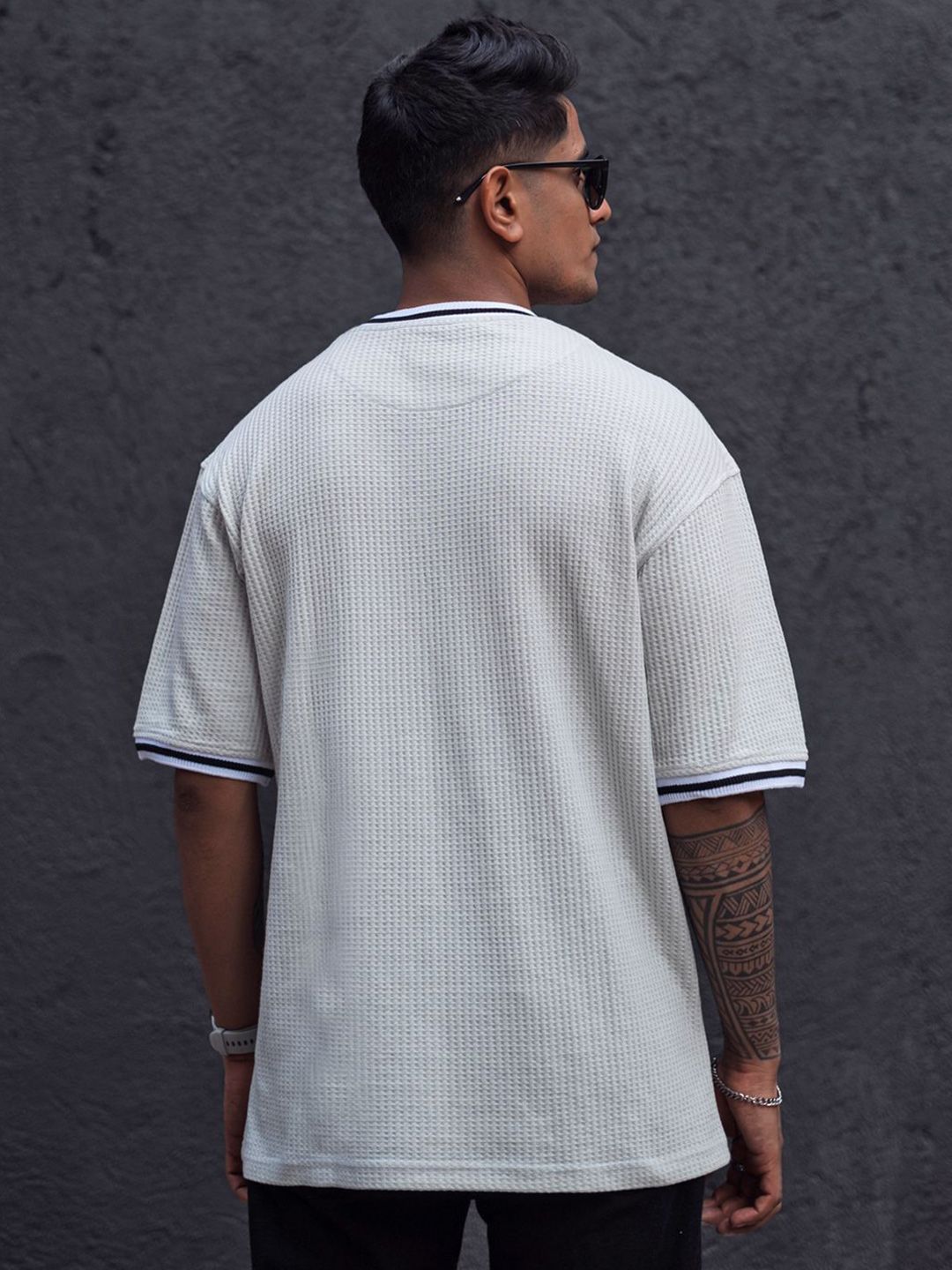 Powerlook Men Pockets Round Neck Solid Oversized T-shirt