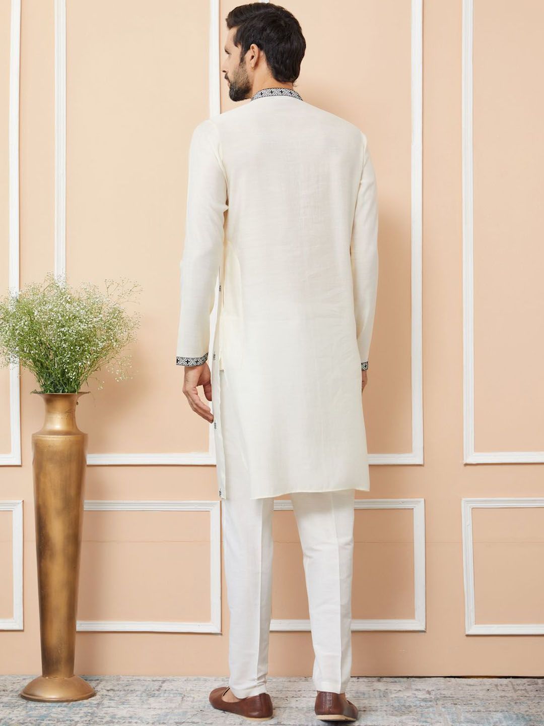 See Designs Men Geometric Embroidered Thread Work Kurta