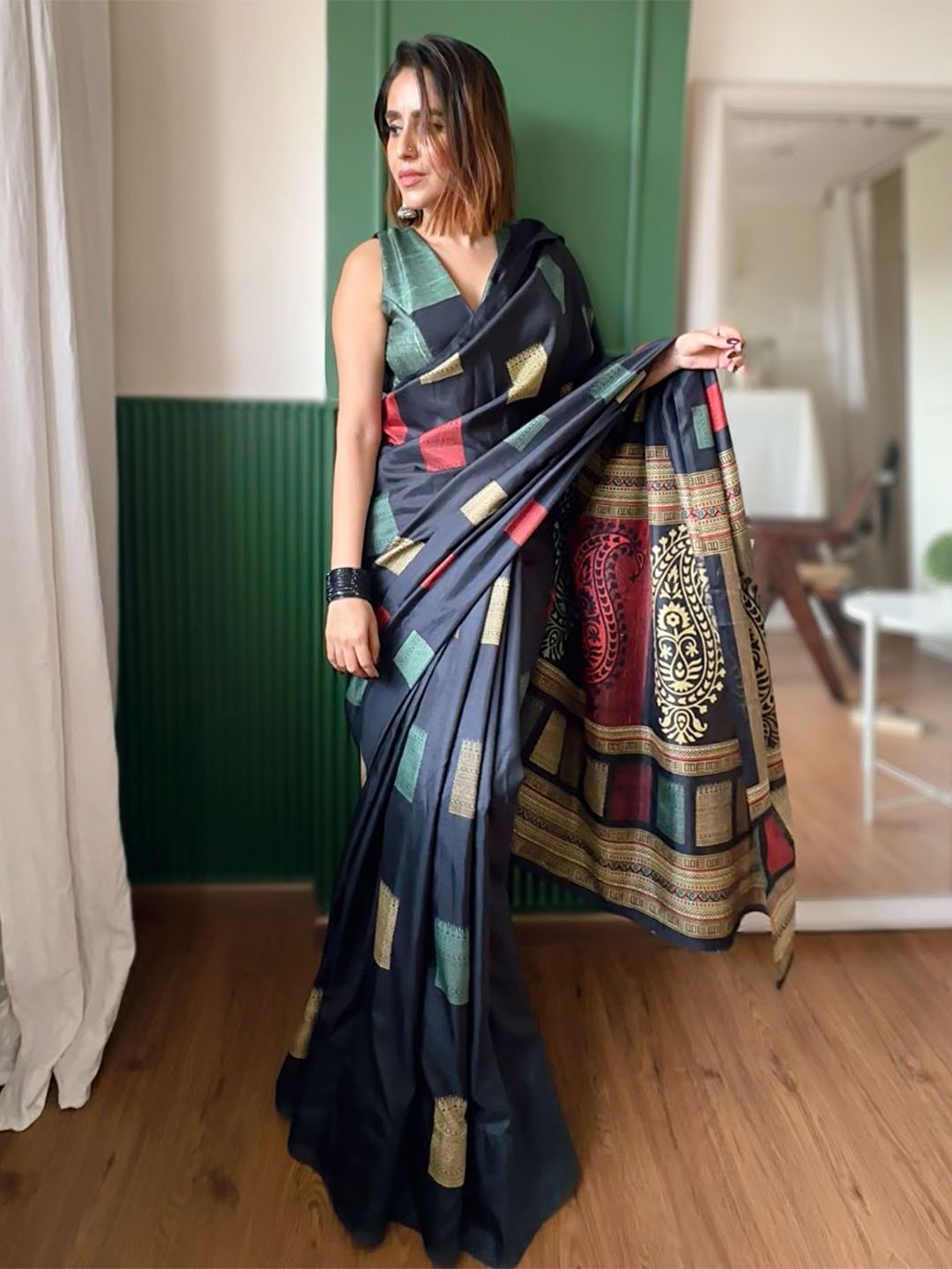 KALINI Ethnic Motifs Printed Saree With Blouse Piece