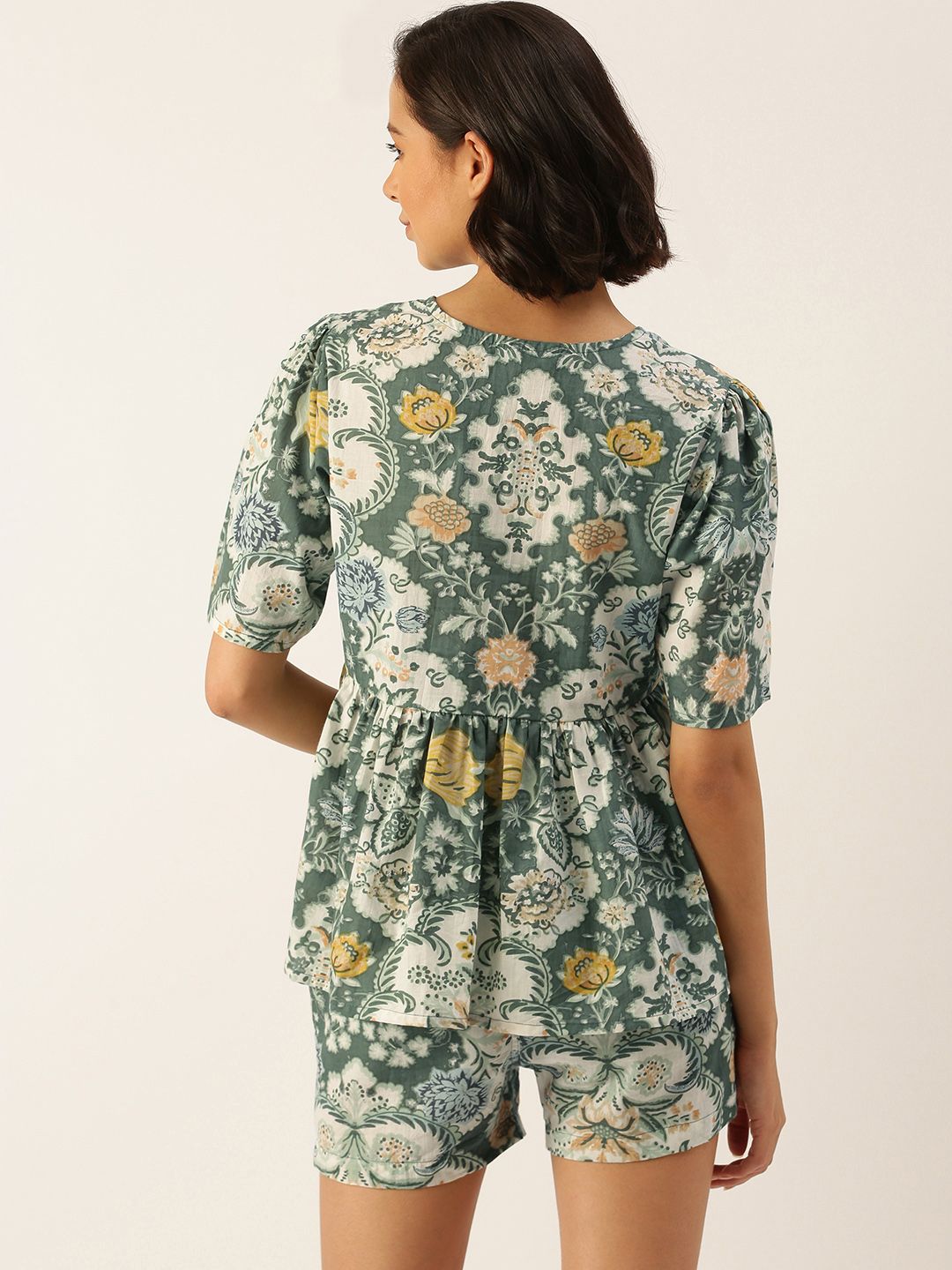 SANSKRUTIHOMES Women White & Green Pure Cotton Printed Shorts Set