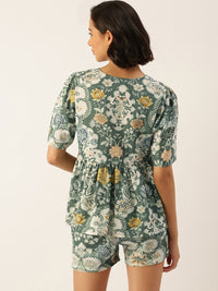 SANSKRUTIHOMES Women White & Green Pure Cotton Printed Shorts Set