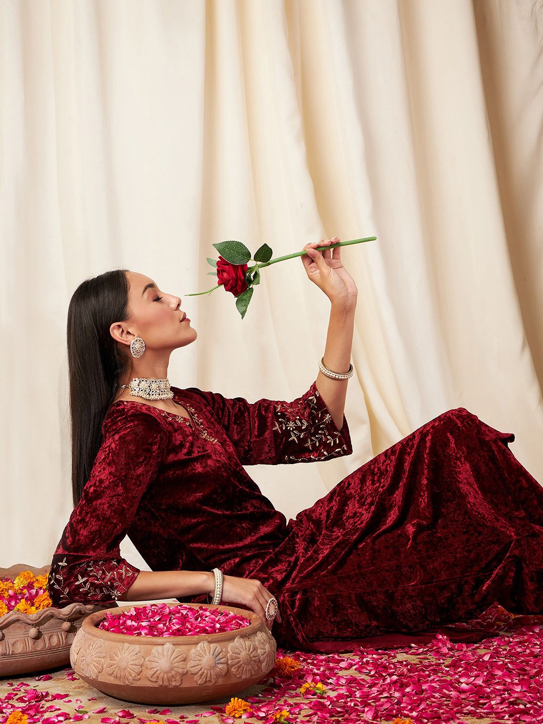 Shae by SASSAFRAS Floral Embroidered Thread Work Velvet Straight Kurta