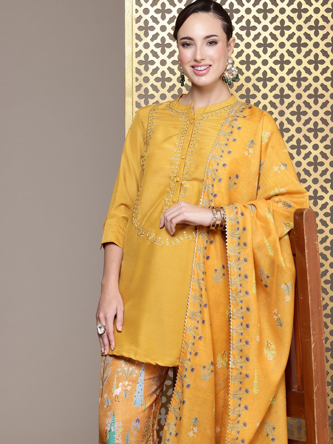 House of Pataudi Women Floral Embroidered Regular Jashn Kurti With Palazzos & Dupatta