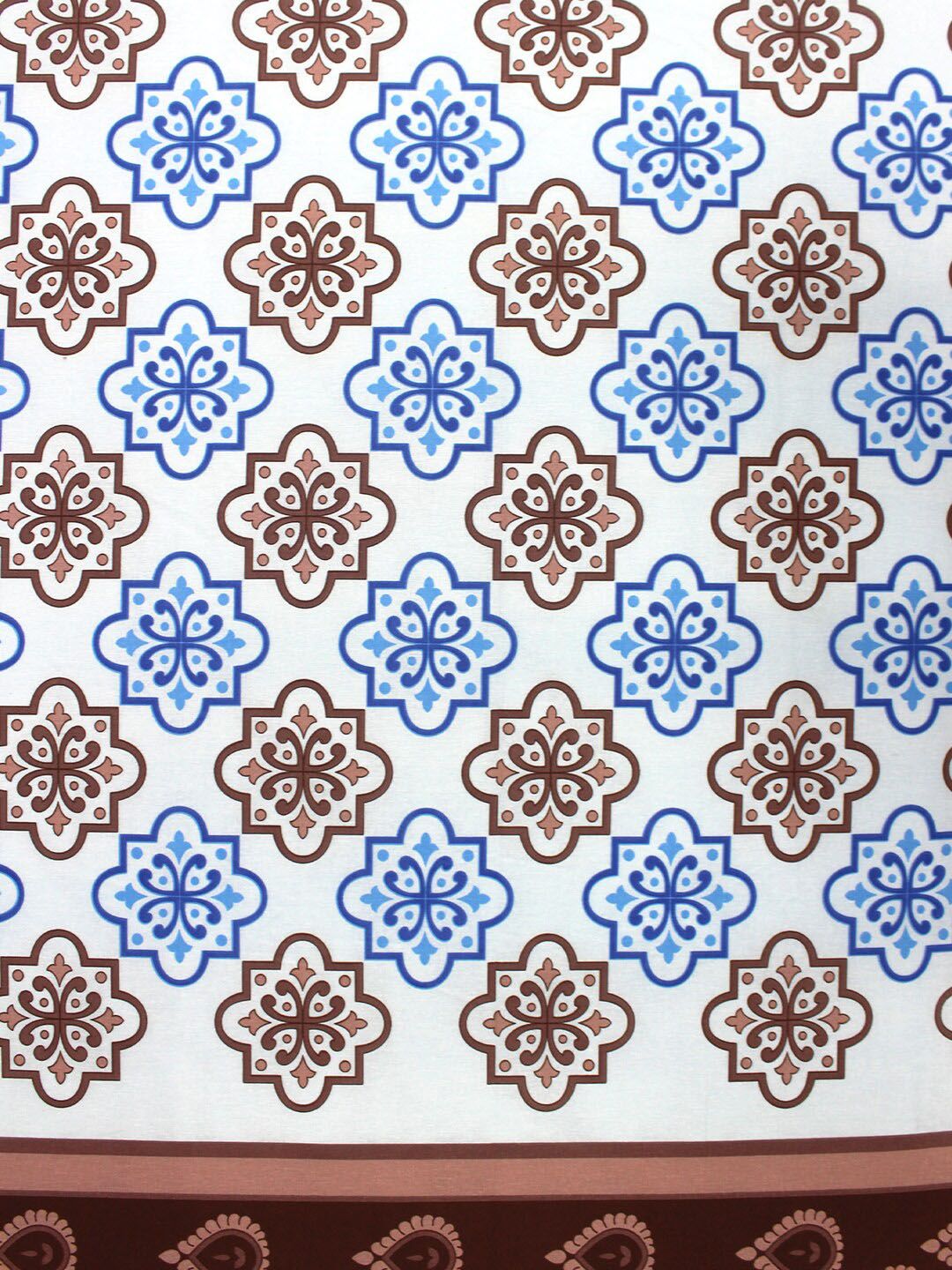 BOMBAY DYEING Blue & White Ethnic Motifs 110 TC Queen Bedsheet with 2 Pillow Covers