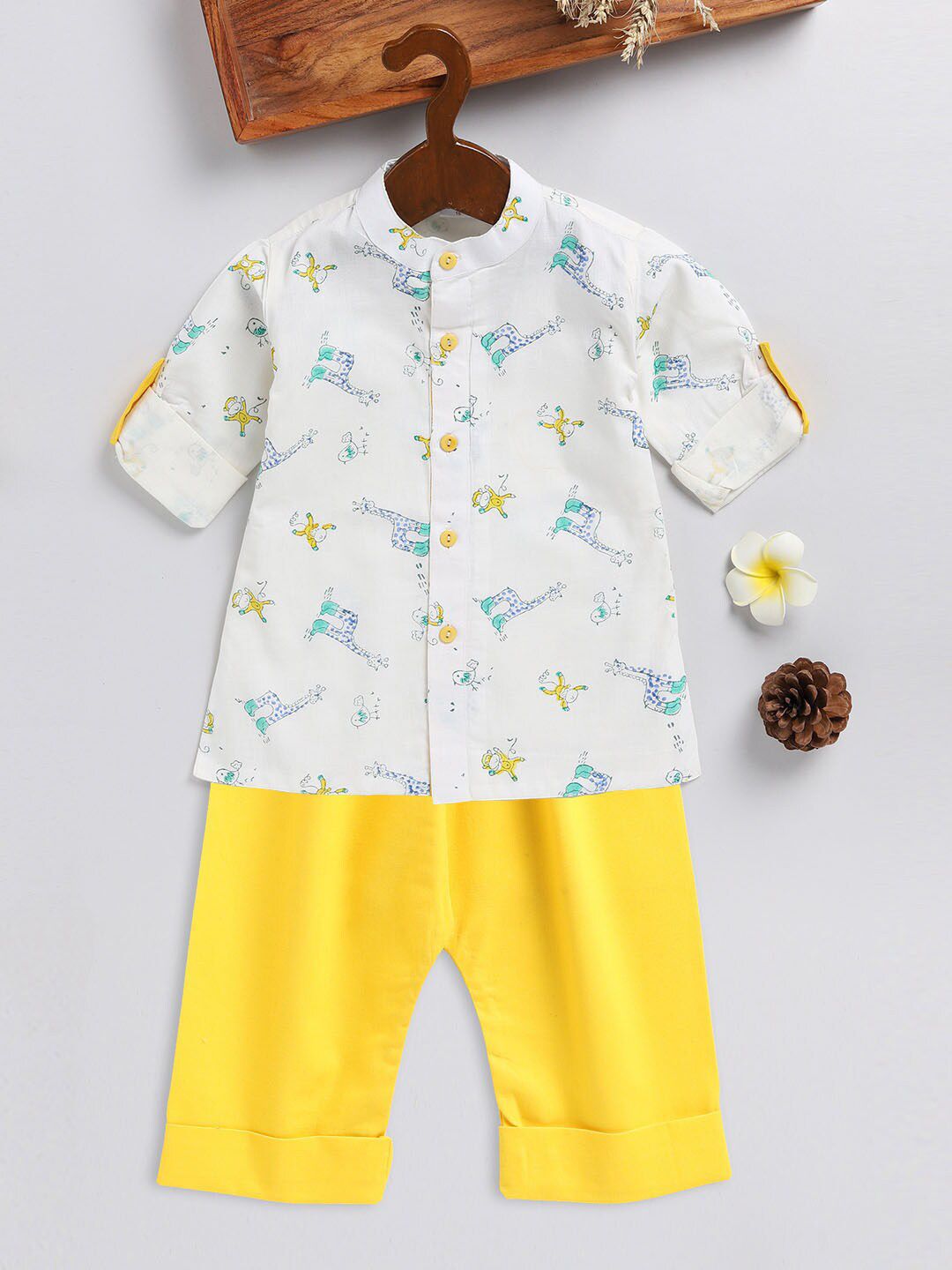VASTRAMAY Boys Quirky Printed Kurta with Pyjamas