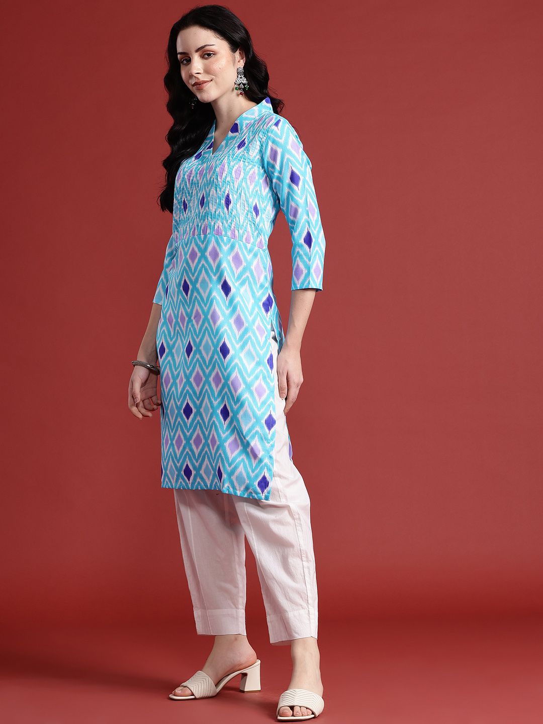 Anouk Ikat Printed V-Neck Straight Kurta