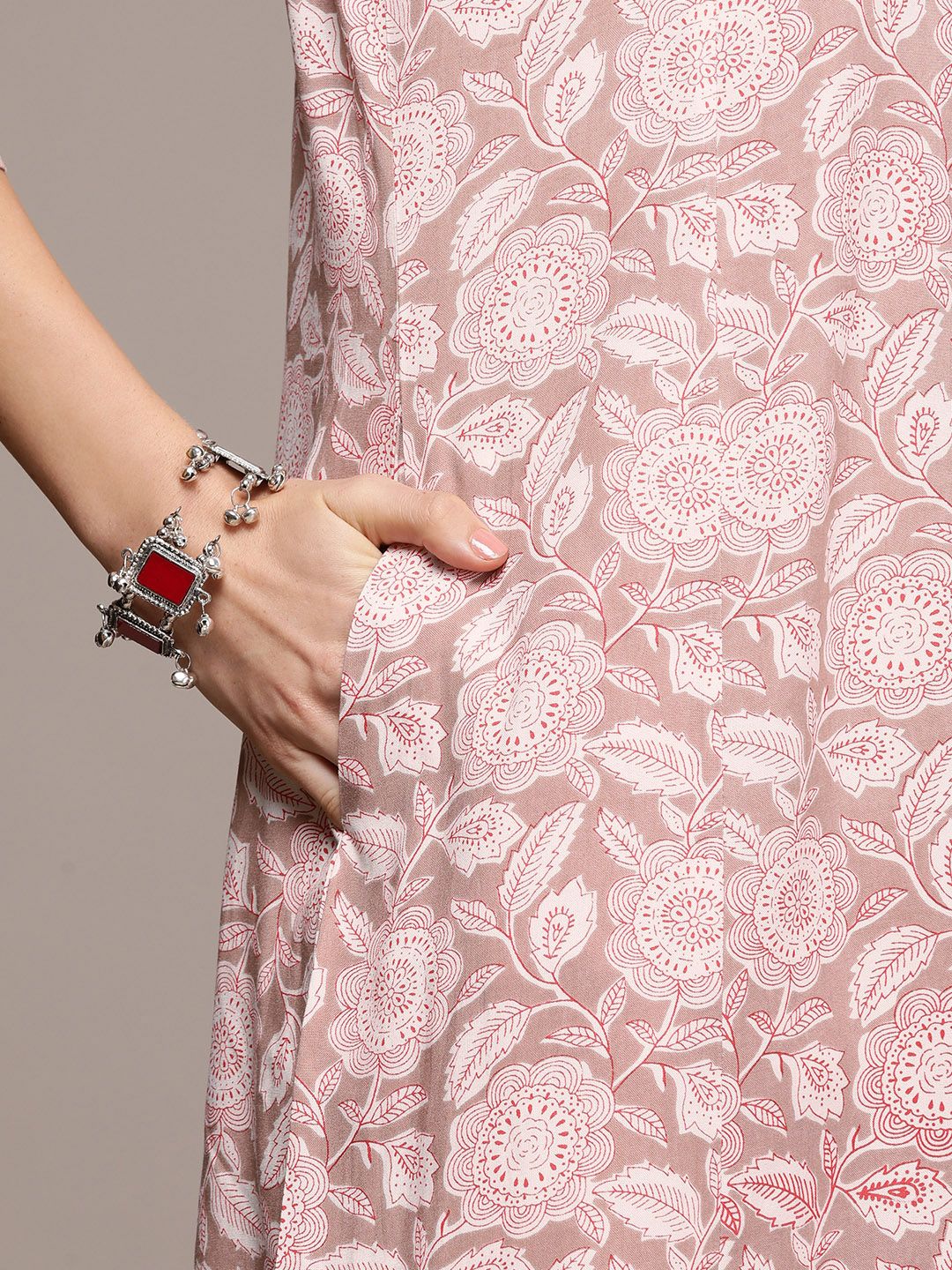 Anouk Women Floral Printed Mandarin Collar Kurta