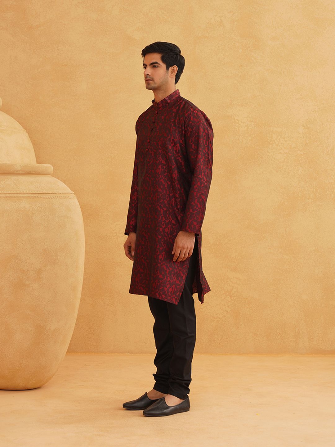 SOJANYA Men Maroon Woven Design Straight Kurta