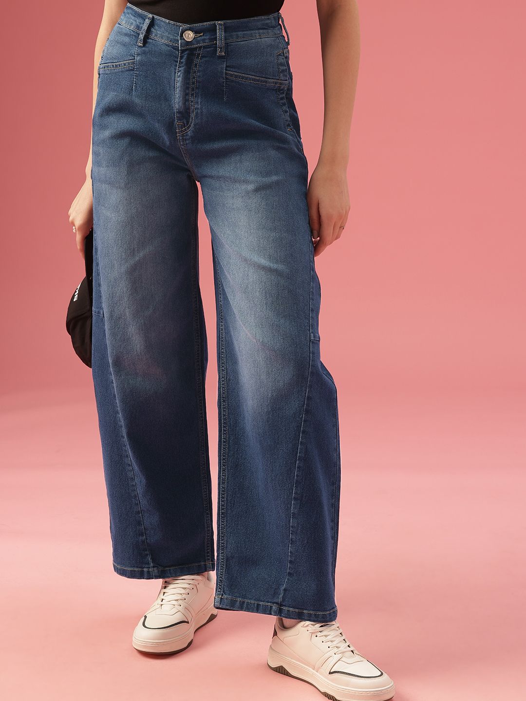 DressBerry Women Barrel Fit Light Fade Stretchable Jeans