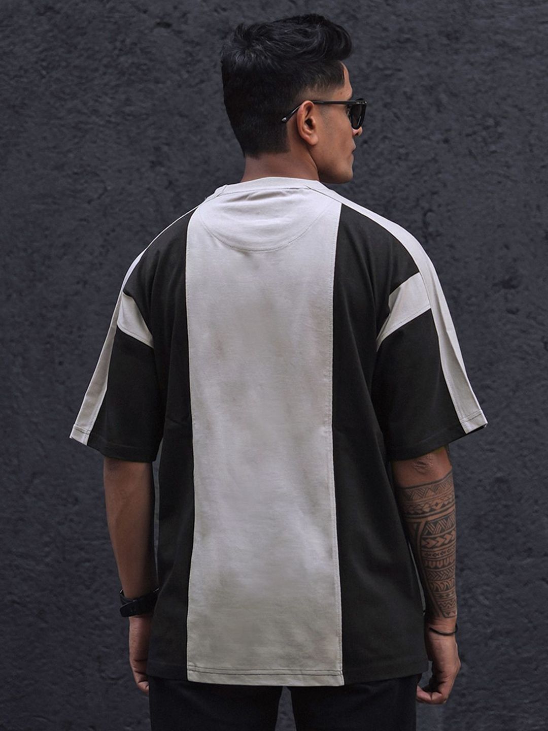 Powerlook Men Typography Colourblocked Drop-Shoulder Sleeves T-shirt