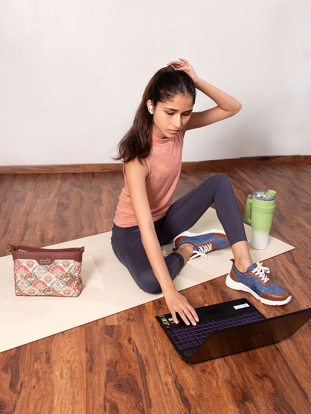 ZOUK Floral Printed Structured Sling Bag