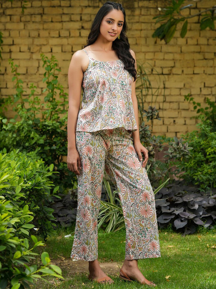 SANSKRUTIHOMES Green & Peach-Coloured Floral Printed Pure Cotton Night Suit