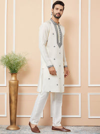 See Designs Men Geometric Embroidered Thread Work Kurta