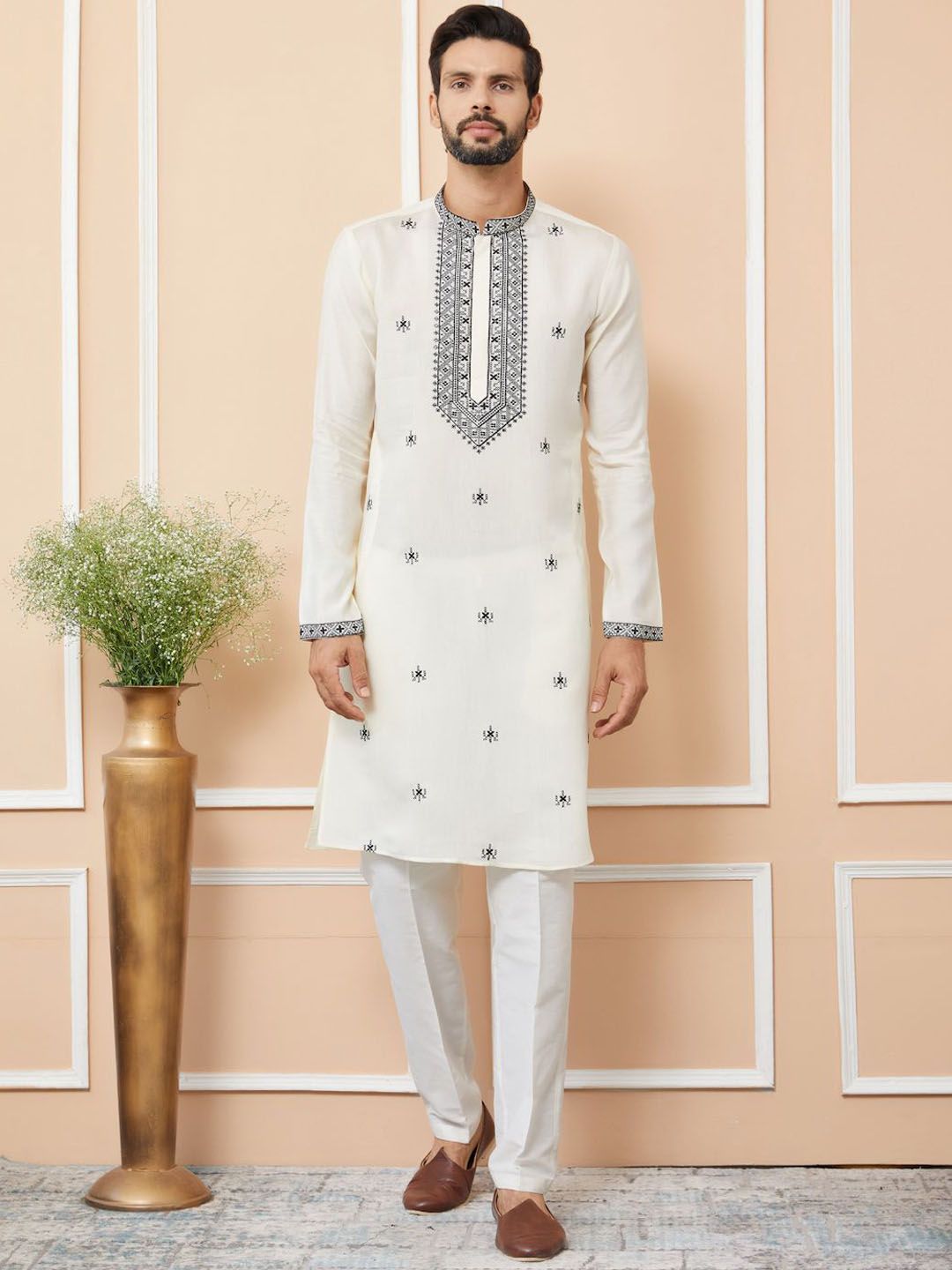 See Designs Men Geometric Embroidered Thread Work Kurta