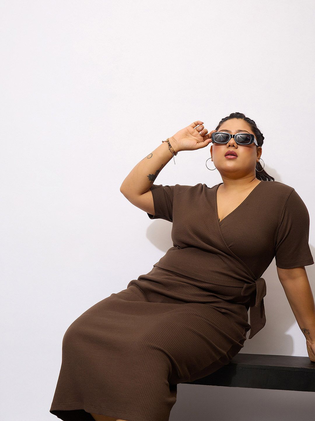 SASSAFRAS Curve Plus Size Sheath Midi Dress