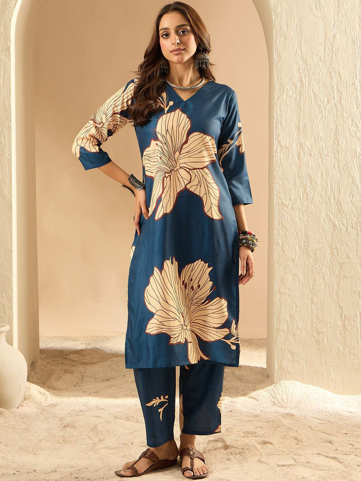 Indo Era Women Floral Printed  Straight Kurta with Trousers