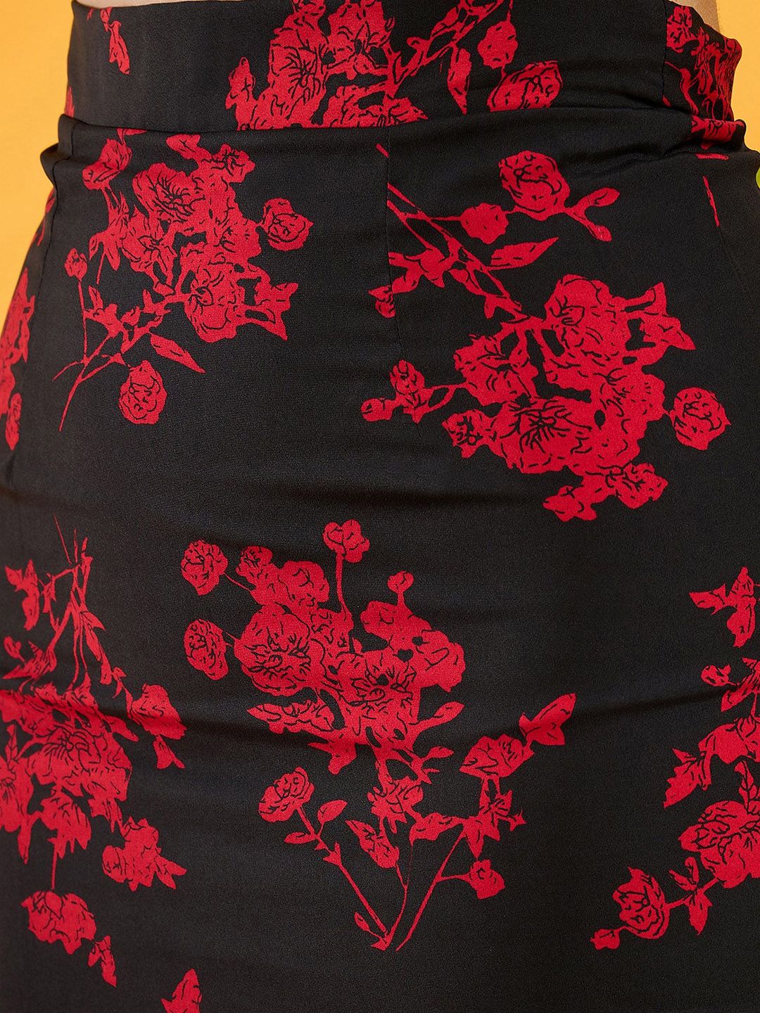 Berrylush Women Floral Printed A-Line Mini Skirt