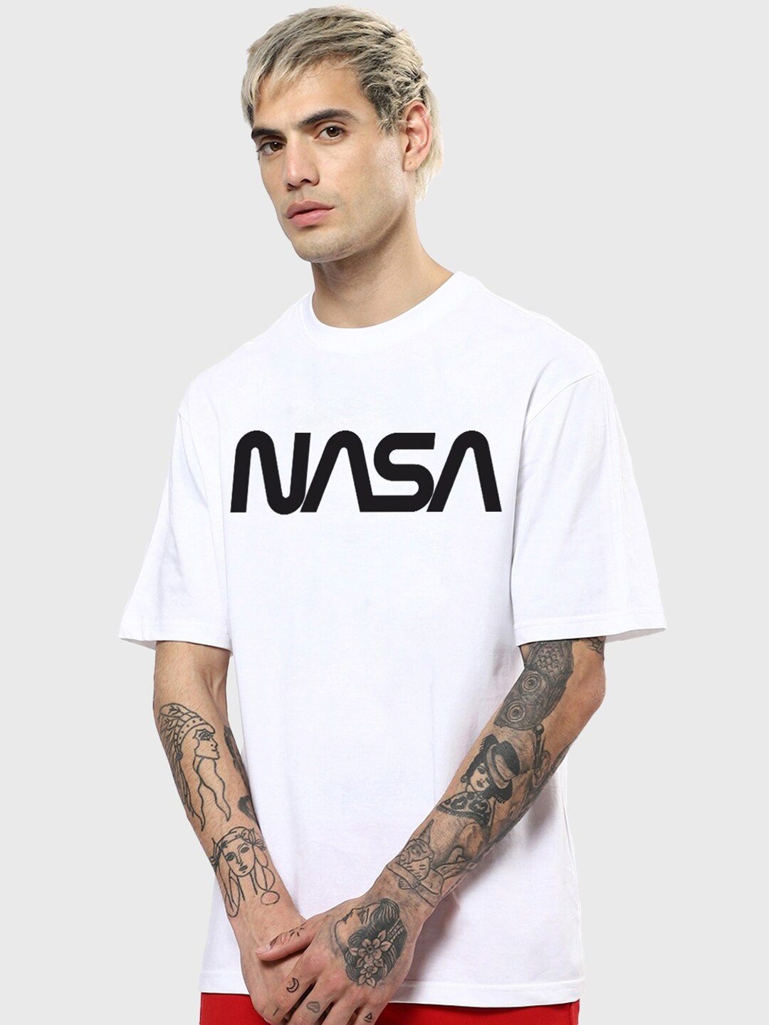 Bewakoof Men White Printed Oversized Pure Cotton T-shirt