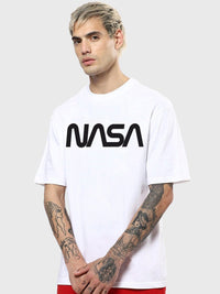 Bewakoof Men White Printed Oversized Pure Cotton T-shirt