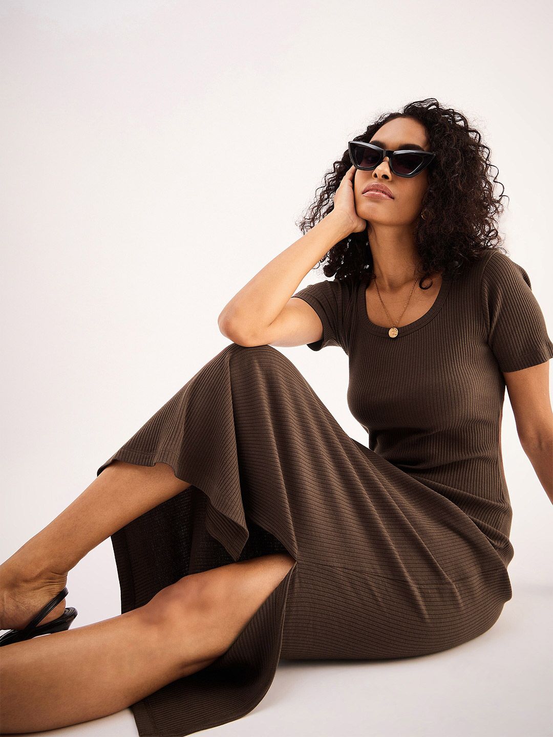 SASSAFRAS BASICS Square Neck Sleeves Bodycon Midi Dress