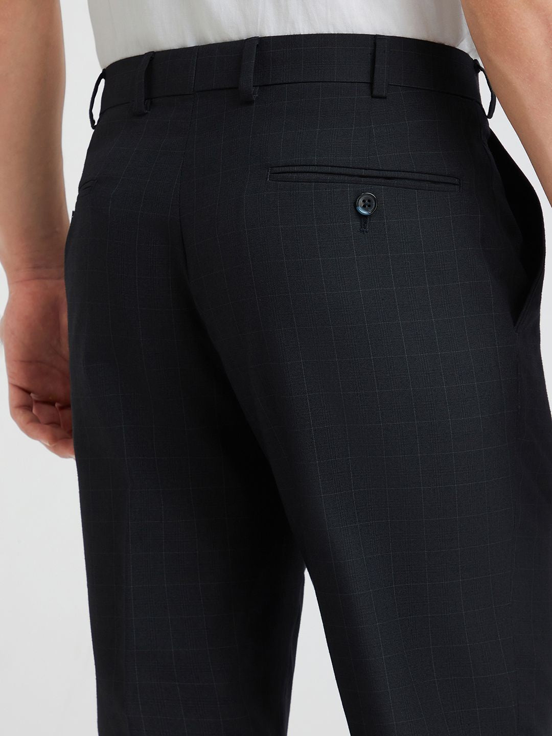 Park Avenue Men Mid-Rise Checked Smart Trousers