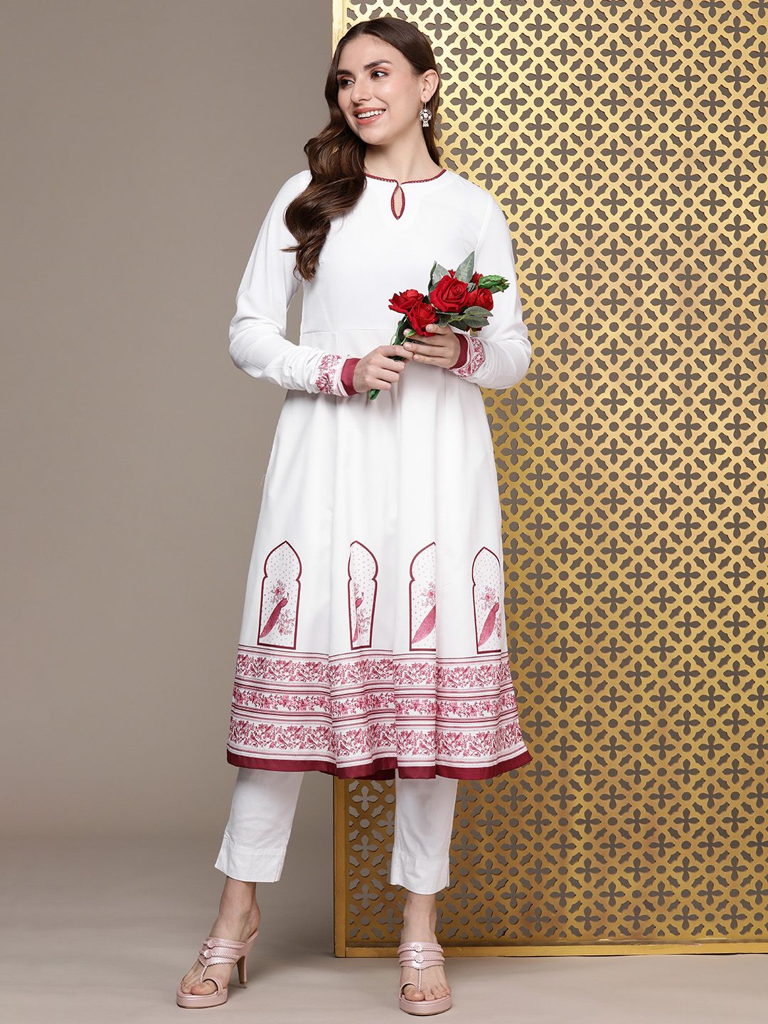 Rumah Pataudi Jashn Floral Dicetak A-Line Kurta