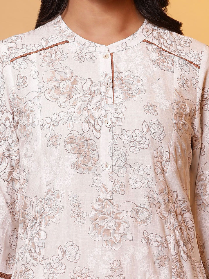 AURELIA Floral Printed Regular Round Neck Straight Kurta with Trousers