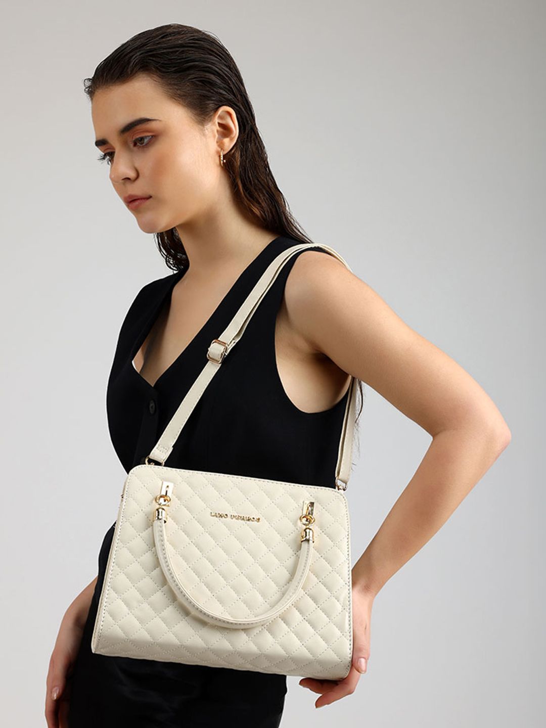 Lino Perros Off-White Quilted Handheld Bag