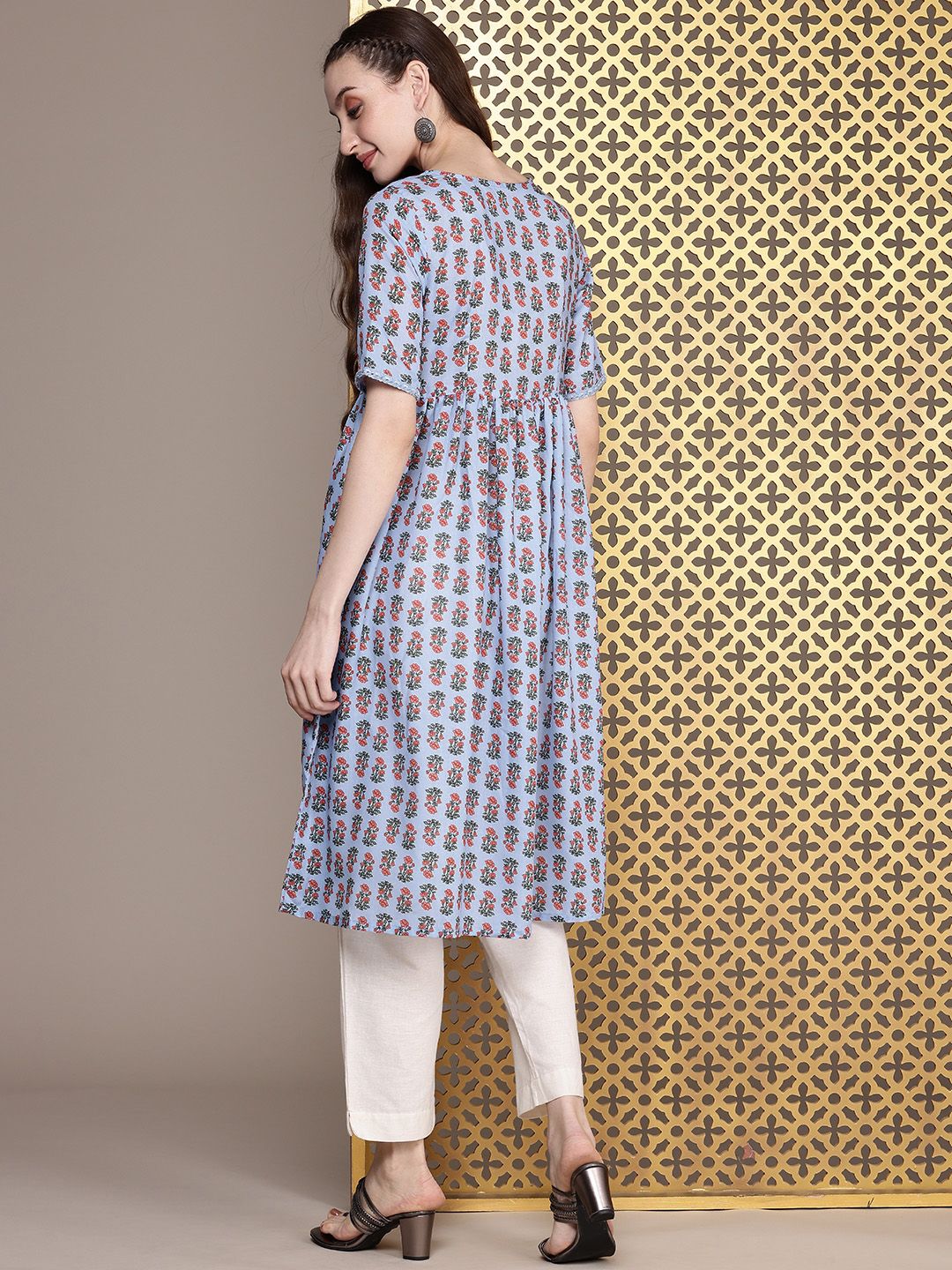 House of Pataudi V-Neck Floral Printed Jashn Kurta