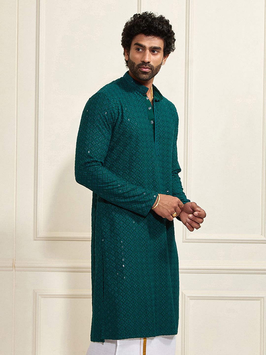 VASTRAMAY Ethnic Motifs Embroidered Sequinned Kurta