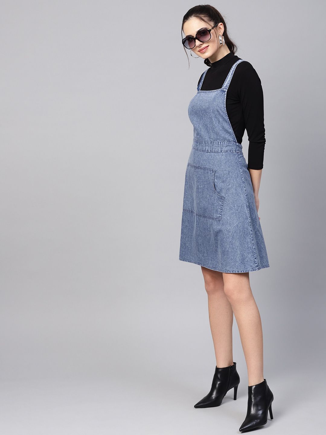 SASSAFRAS Women Blue Chambray Solid Pinafore Dress