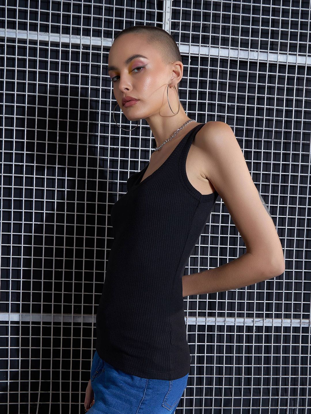 SASSAFRAS Black Scoop Neck Tank Top