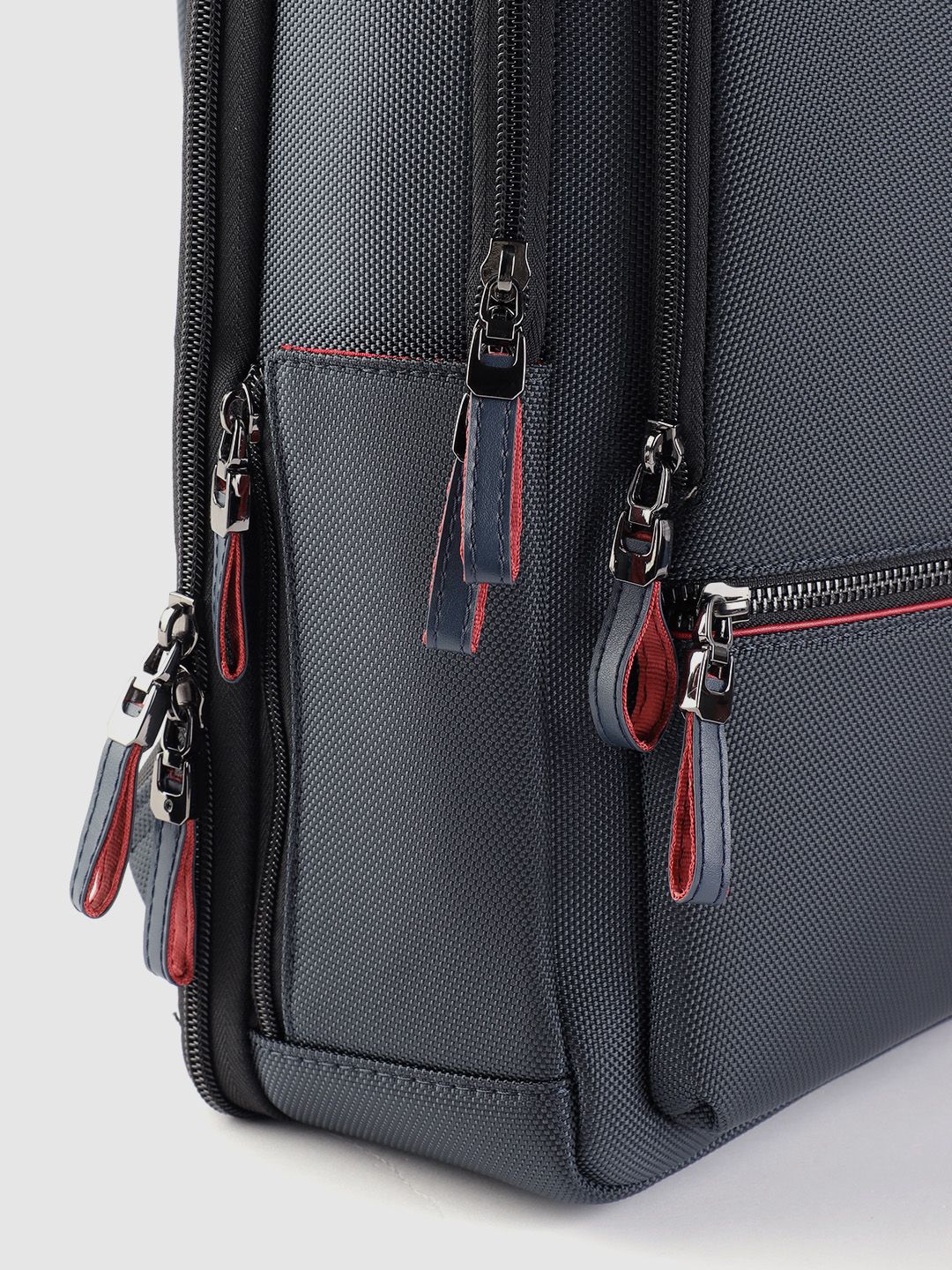 Lino Perros Unisex Solid Backpack 14.4 L