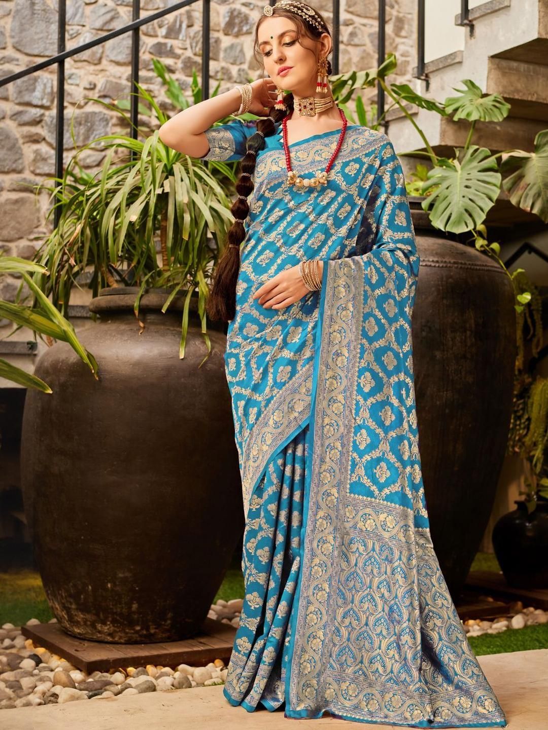 KALINI Woven Design Silk Blend Banarasi Saree