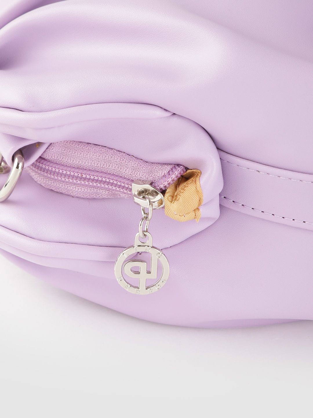 Lino Perros Lavender Solid Ruched Beg Bahu Berstruktur