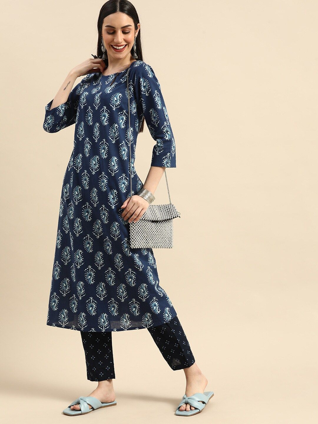 Anouk Women Navy Blue & White Paisley Printed Keyhole Neck Pure Cotton Kurta