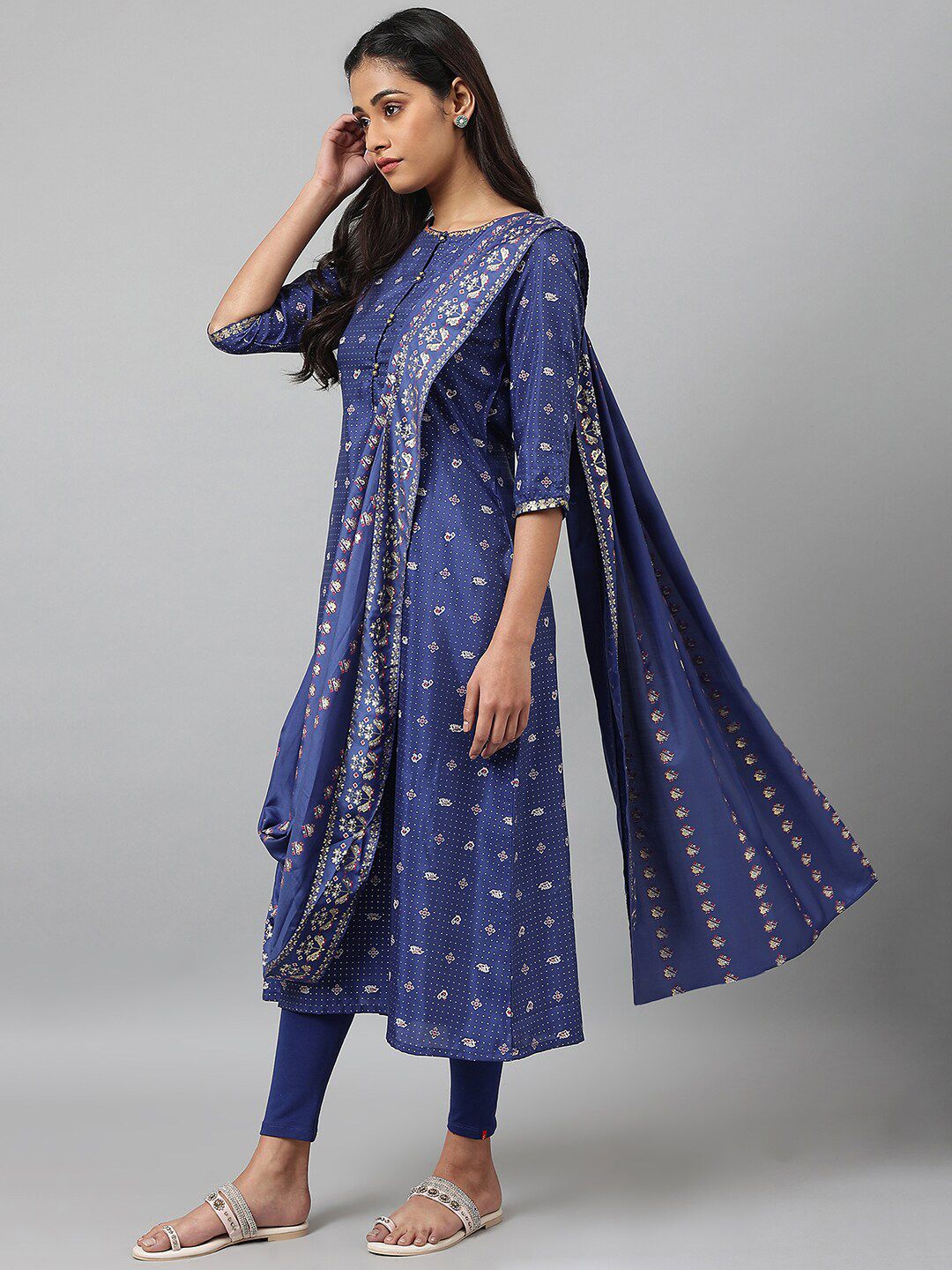 W Women Festive Floral Print Shantung Kurta With Tight