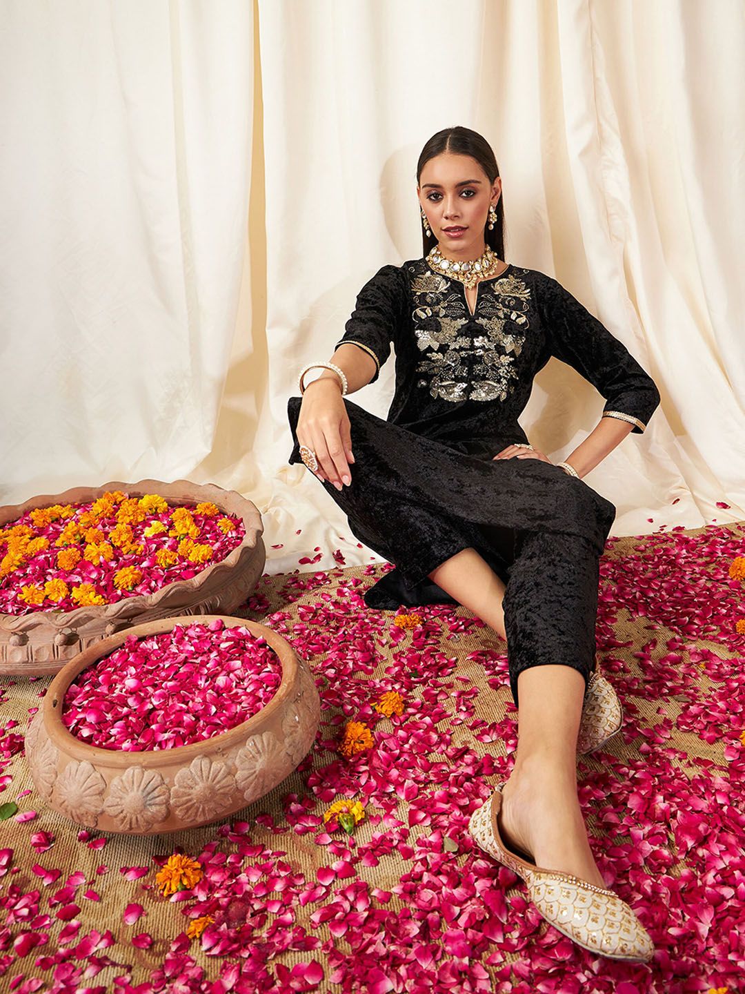 Shae by SASSAFRAS Floral Yoke Design Sequinned Velvet Straight Kurta