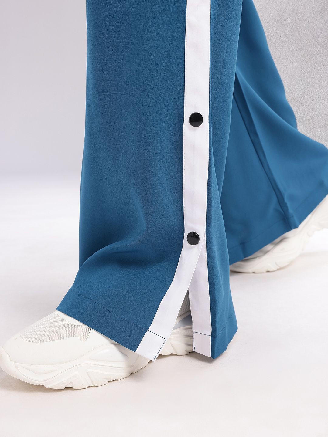 HRX by Hrithik Roshan Women Lifestyle Track Pants