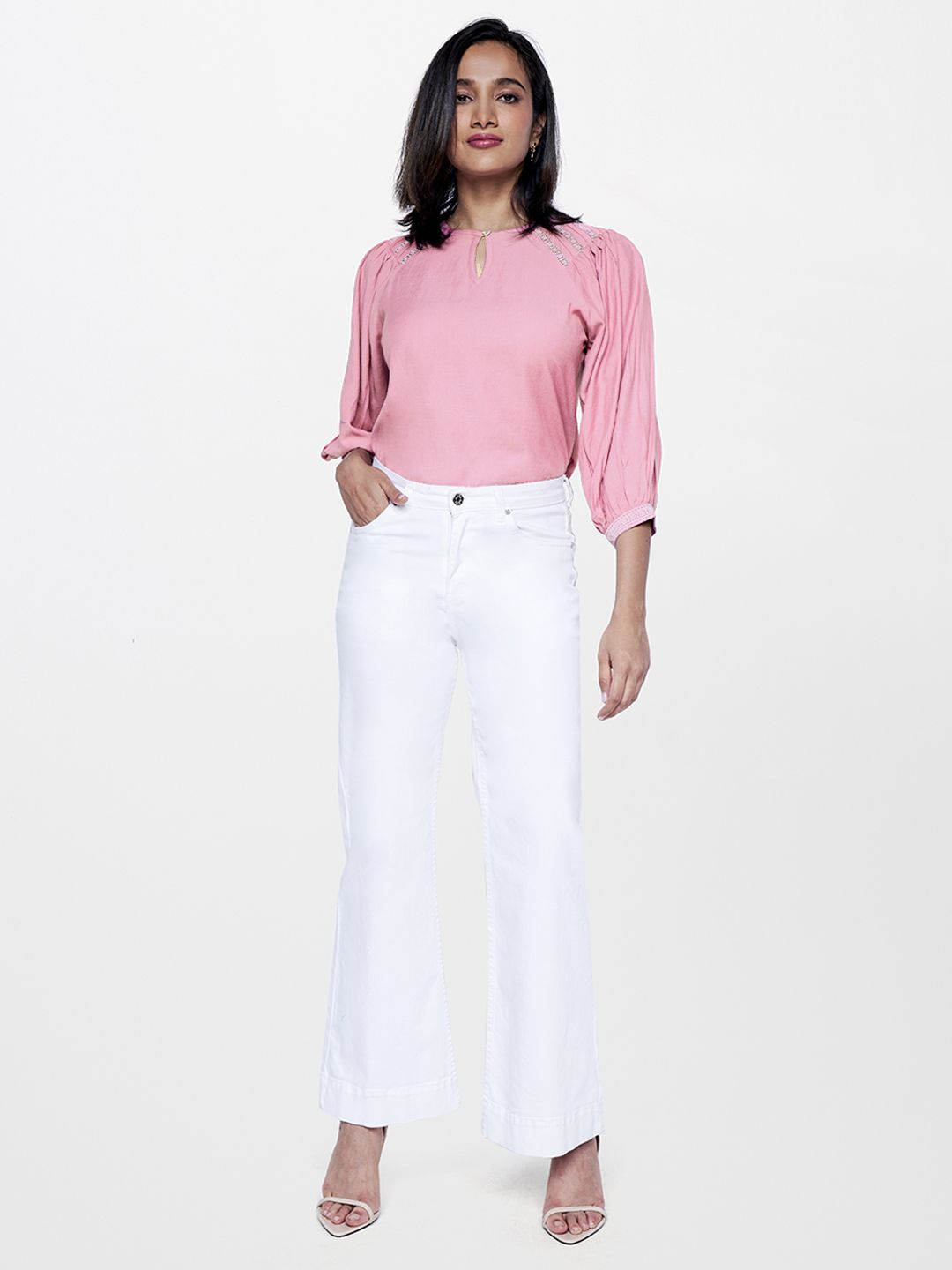 AND Keyhole Neck Puff Sleeve Top